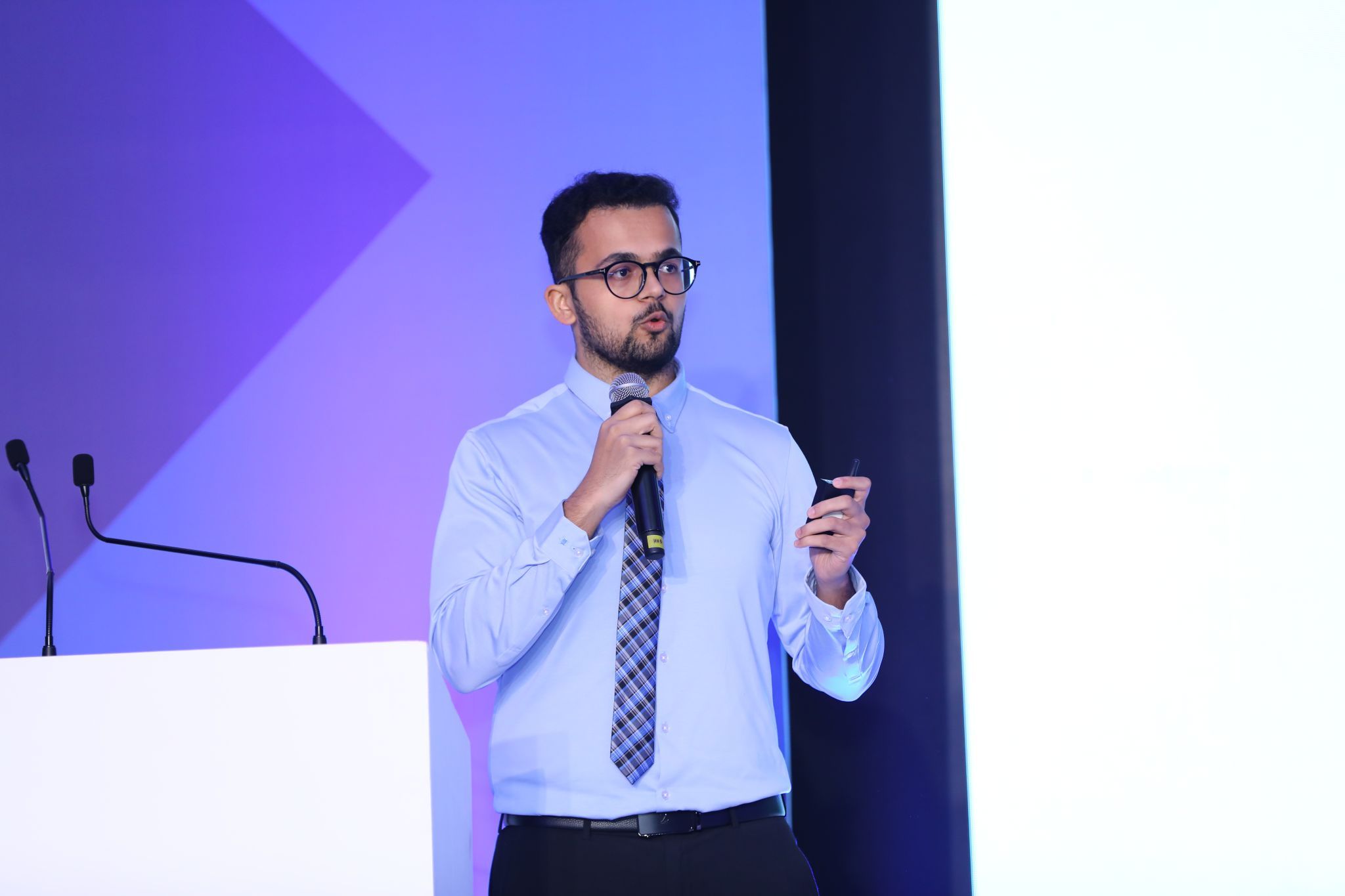 Akshat Kharbanda speaking